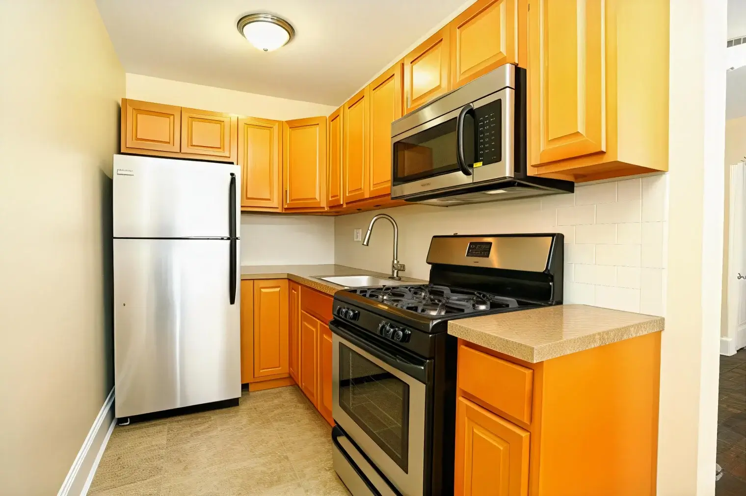 lennox apartments philadelphia kitchen 4